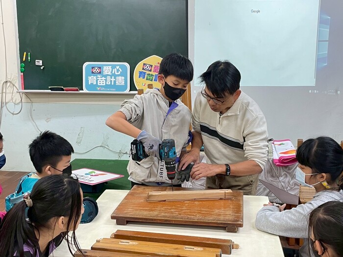 學生實地操作指導