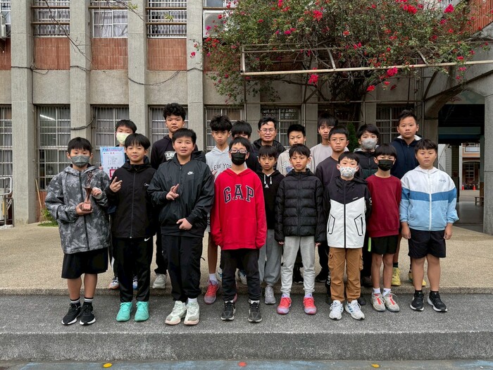 狂賀!!!本校男女籃球隊參加114學年度國民小學籃球聯賽/新竹縣預賽榮獲季軍、殿軍!圖片